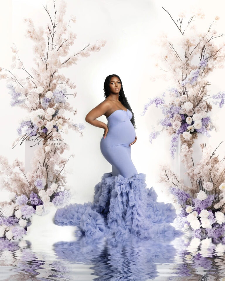 Beautiful Maternity Photoshoot in Lavender Tones